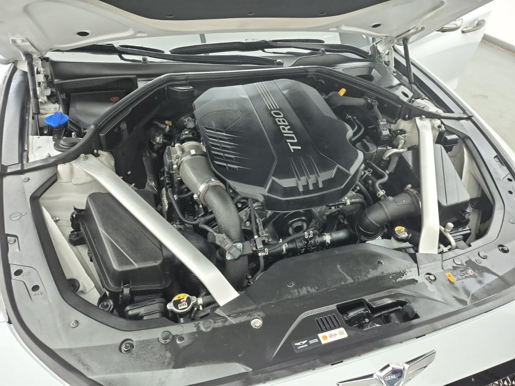 Genesis G70 - Vista 6