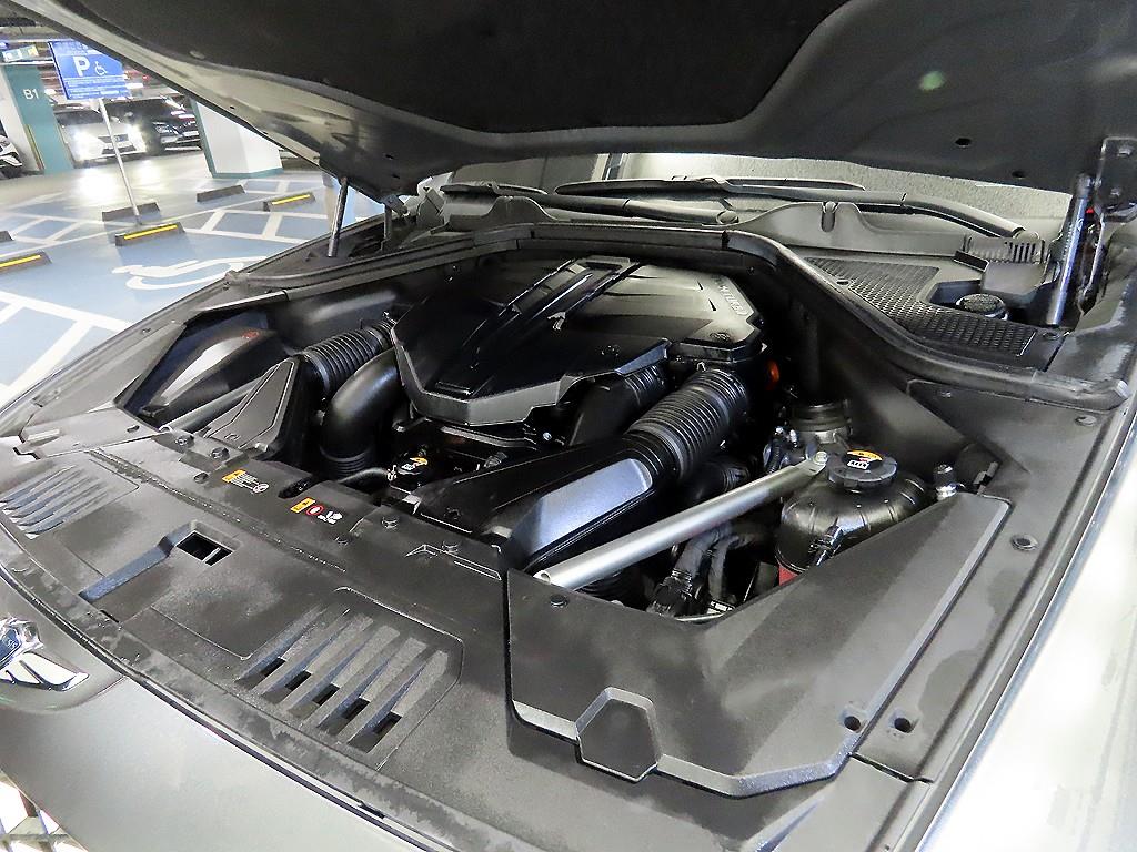 Genesis GV80 - Vista 8