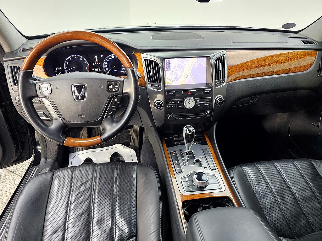 HYUNDAI Equus - Vista 5