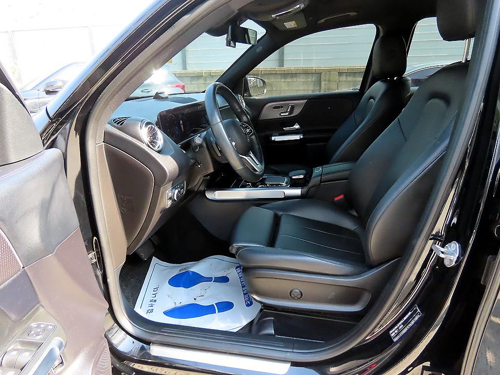 Mercedes Benz GLB Class - Vista 5