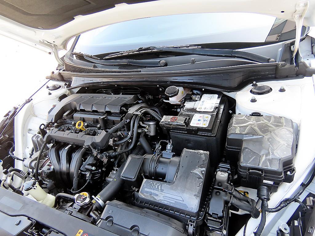 HYUNDAI Avante 2021 Blanco - Importación desde Corea - HF Imports Iquique - Foto 17