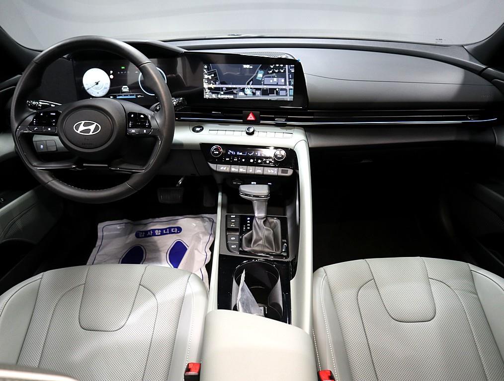 HYUNDAI Avante - Vista 5