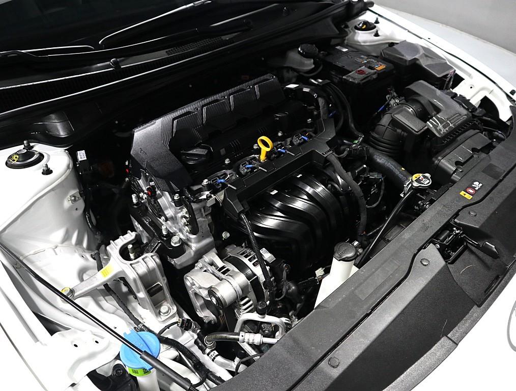 HYUNDAI Avante - Vista 6