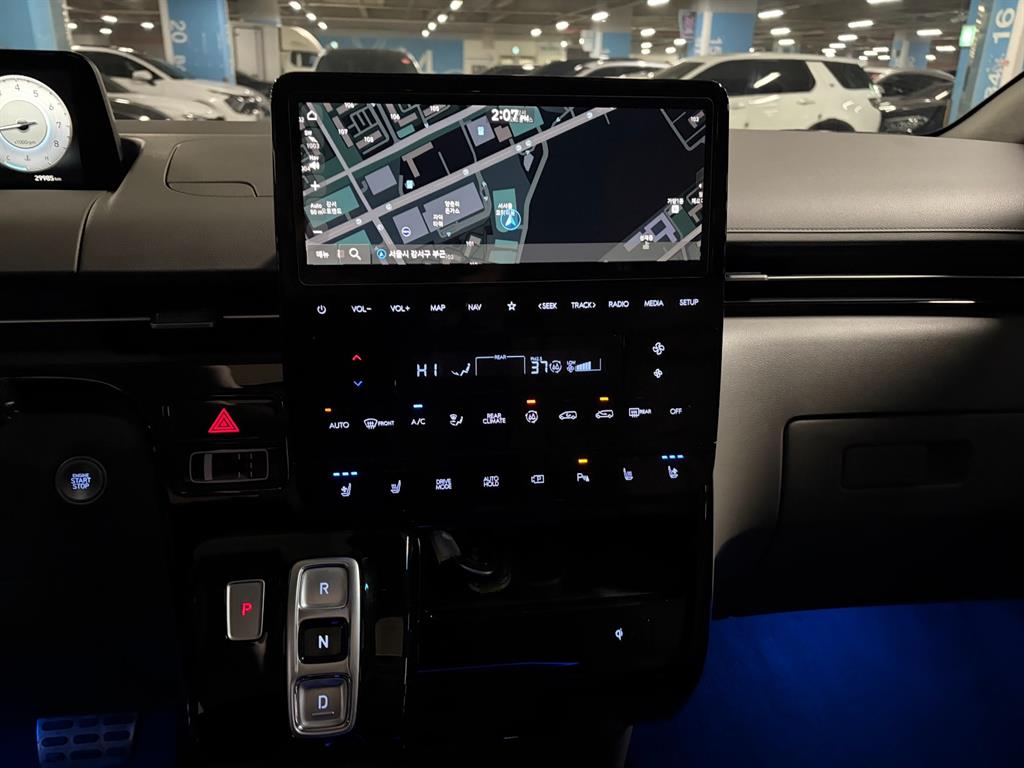 HYUNDAI Staria - Vista 10