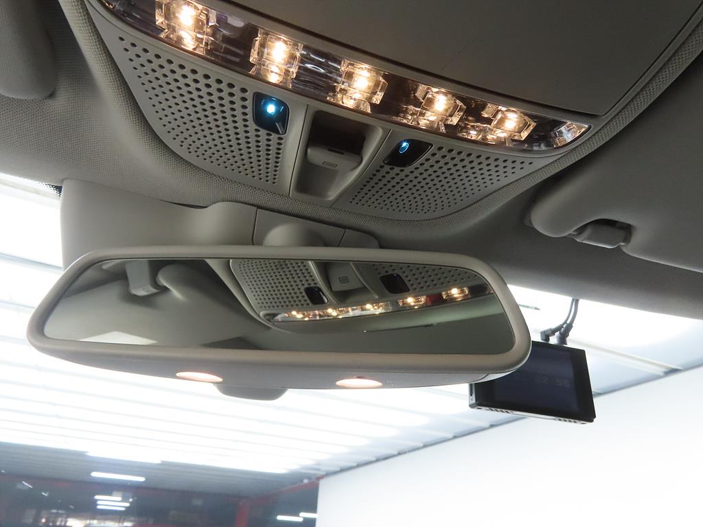 Mercedes Benz C Class - Vista 12