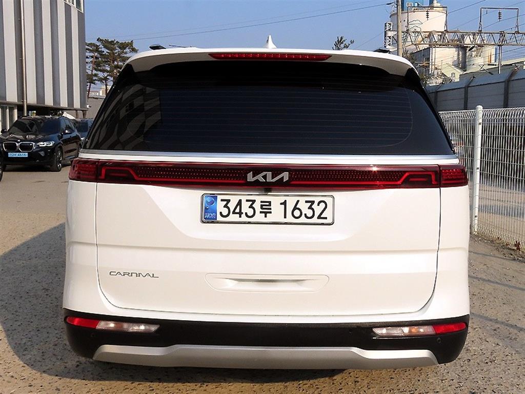 KIA Carnival - Vista 4