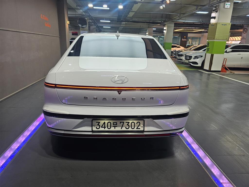 HYUNDAI Grandeur 2023 Blanco - Importación desde Corea - HF Imports Iquique - Foto 13