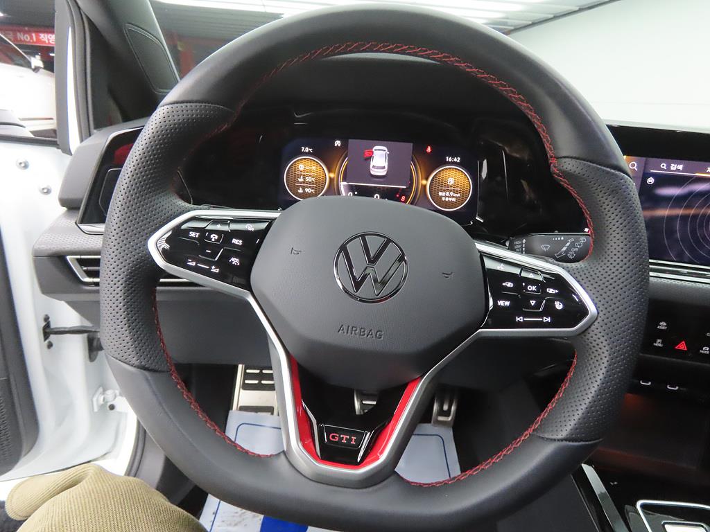 Volkswagen Golf - Vista 8