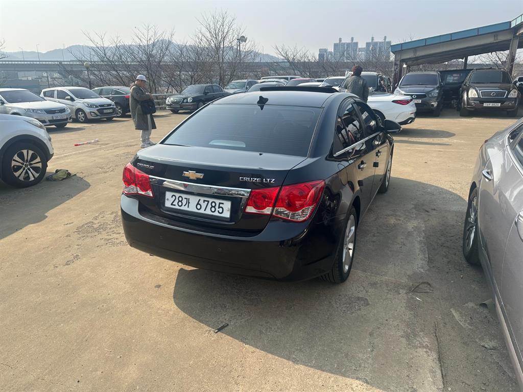 Chevrolet Cruise - Vista 4