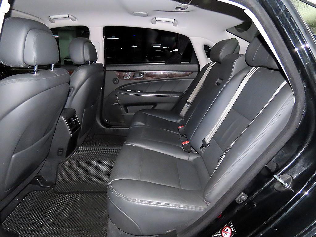 HYUNDAI Equus - Vista 7