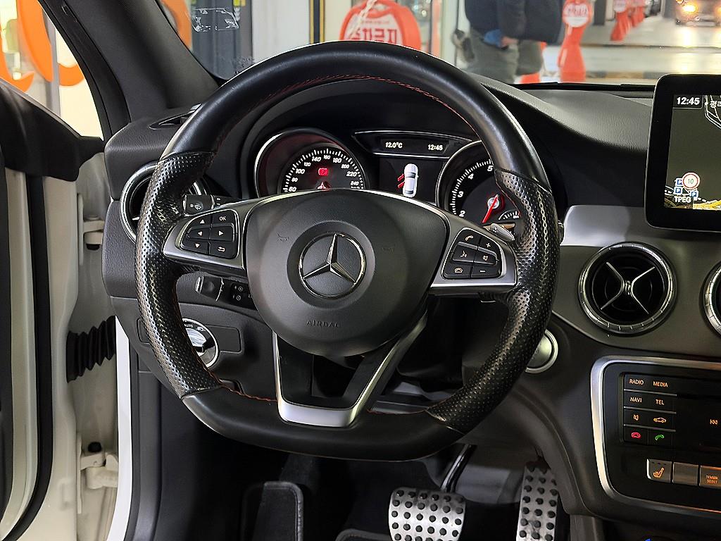 Mercedes Benz CLA Class - Vista 9