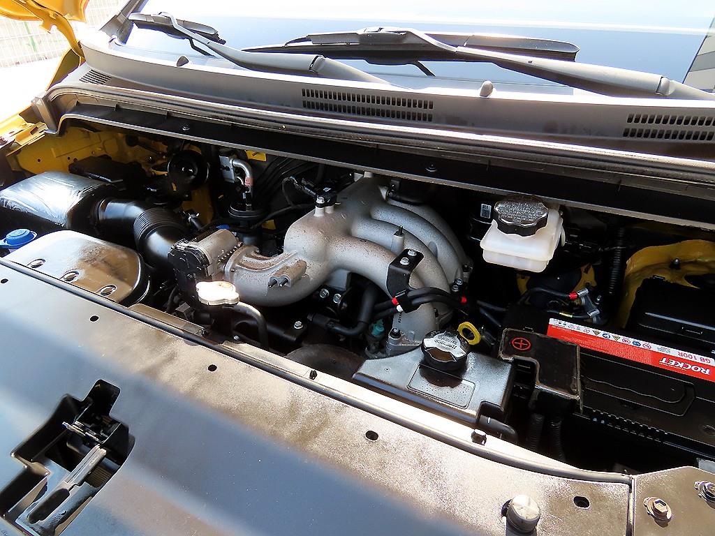 HYUNDAI Starex 2020 Amarillo - Importación desde Corea - HF Imports Iquique - Foto 19