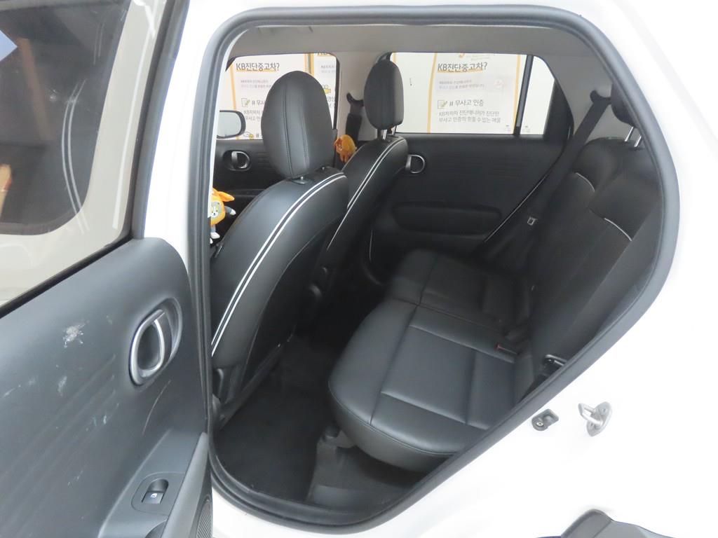 HYUNDAI Casper - Vista 6