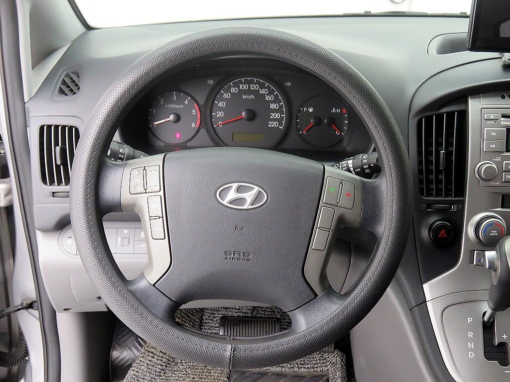 HYUNDAI Starex - Vista 9