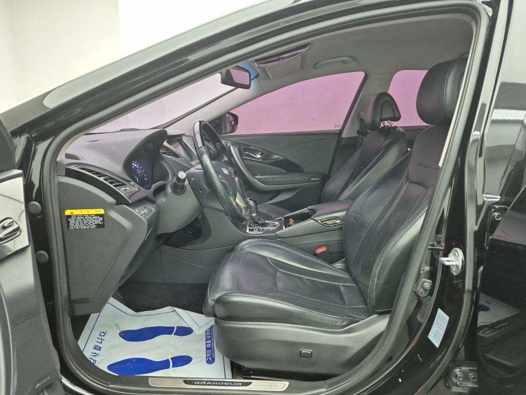 HYUNDAI Grandeur - Vista 11