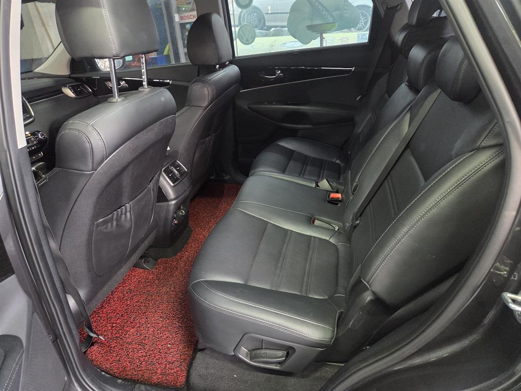 KIA Sorento - Vista 12