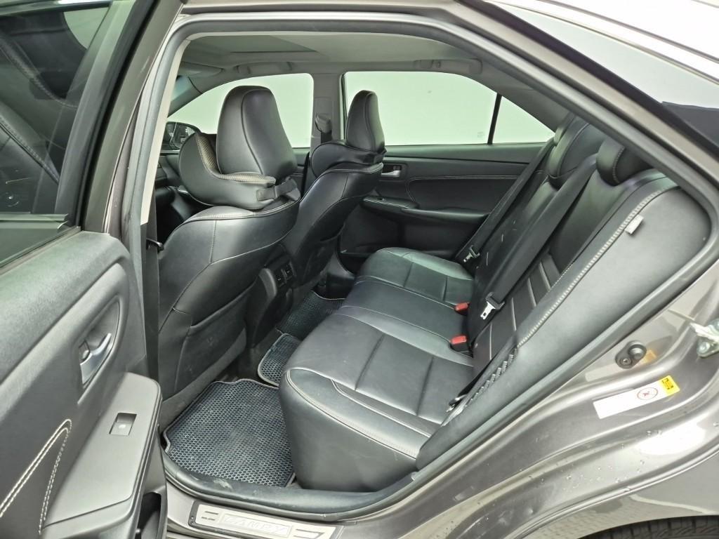 Toyota Camry - Vista 12