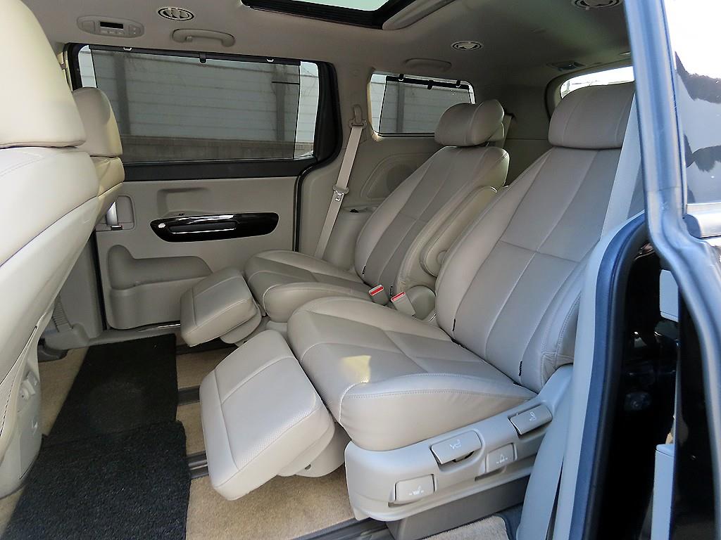 KIA Carnival - Vista 6
