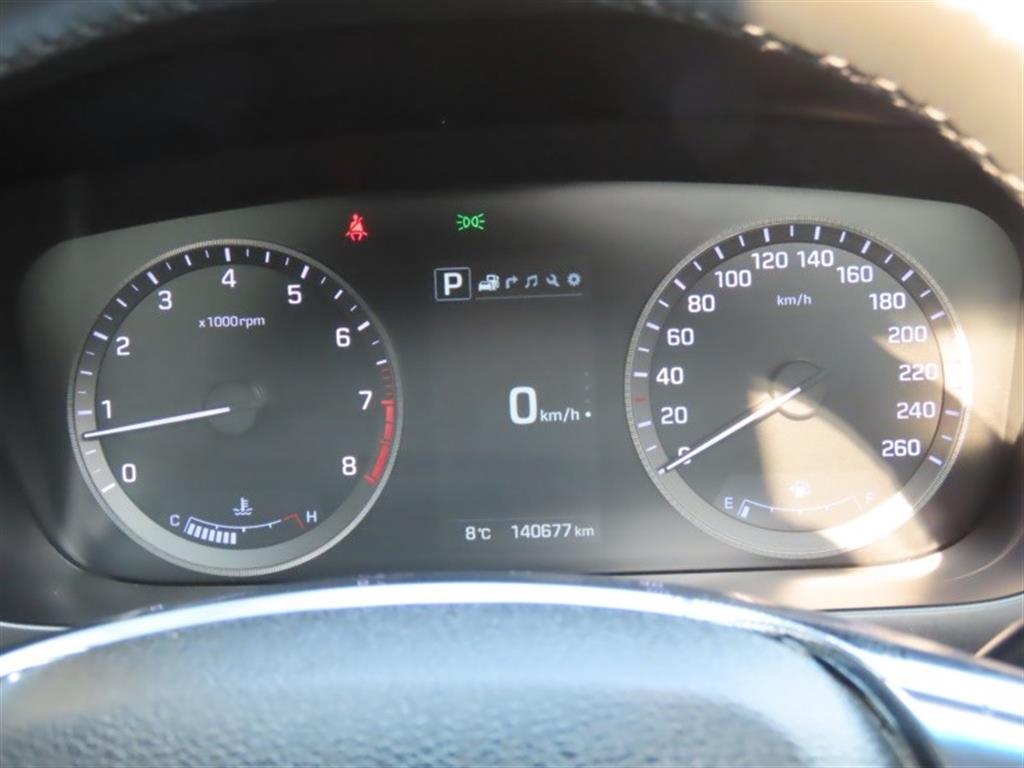 HYUNDAI Sonata - Vista 9