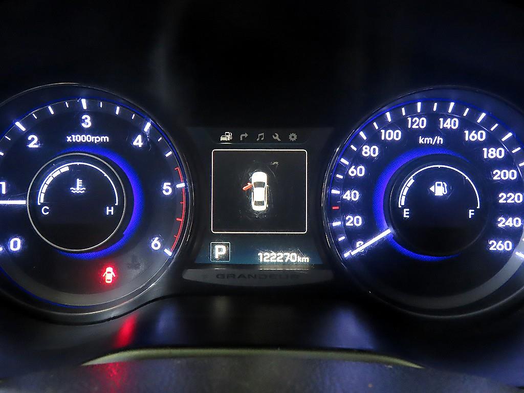 HYUNDAI Grandeur - Vista 9