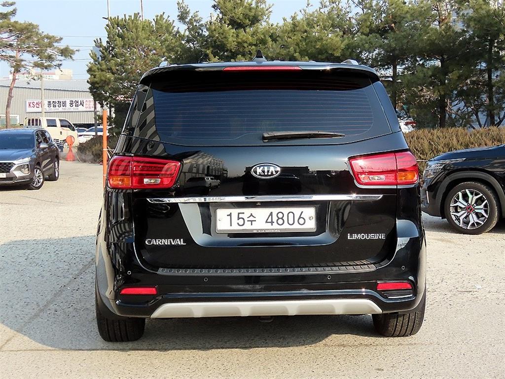 KIA Carnival - Vista 4