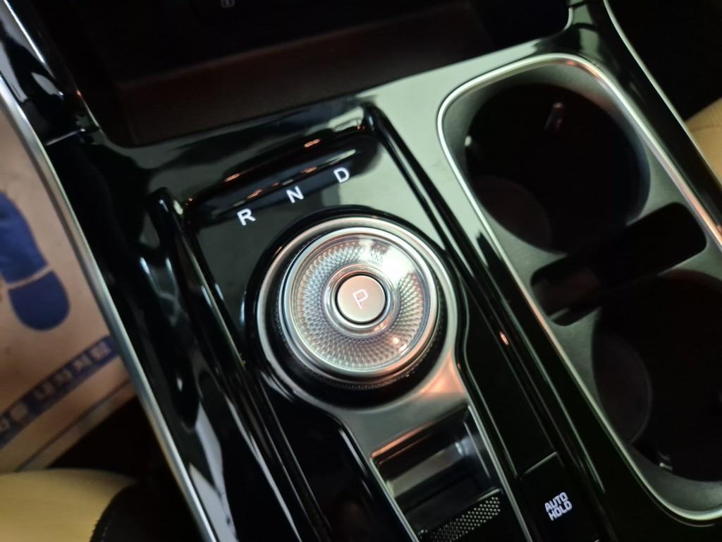 KIA Carnival - Vista 8