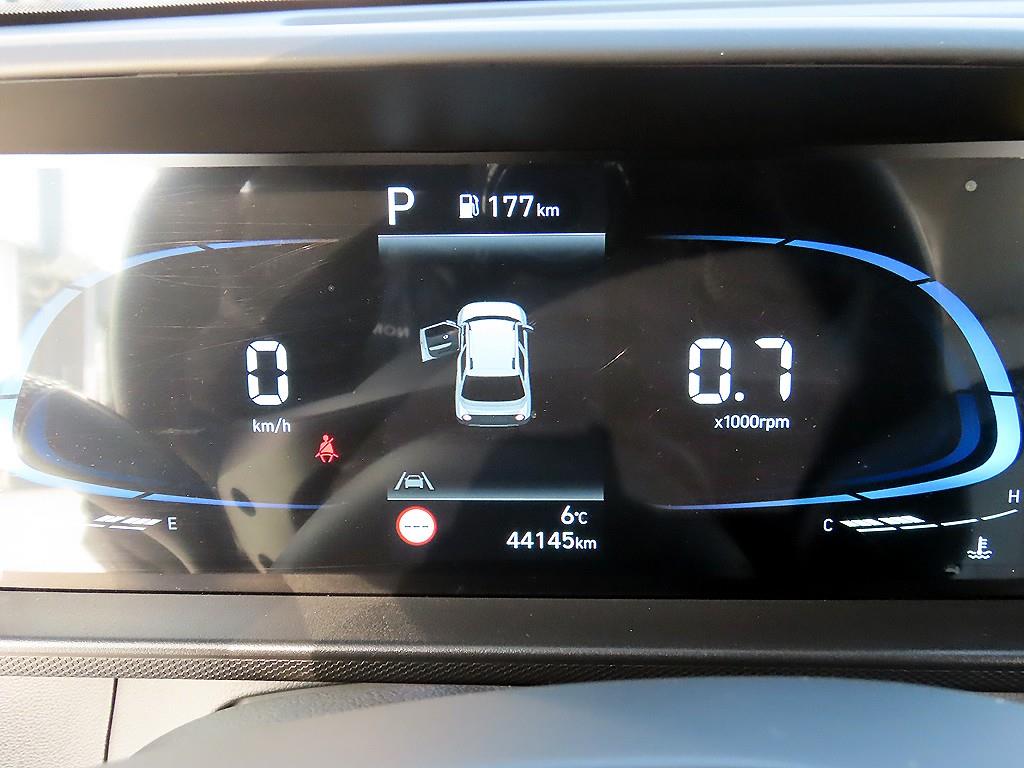 HYUNDAI Casper - Vista 9