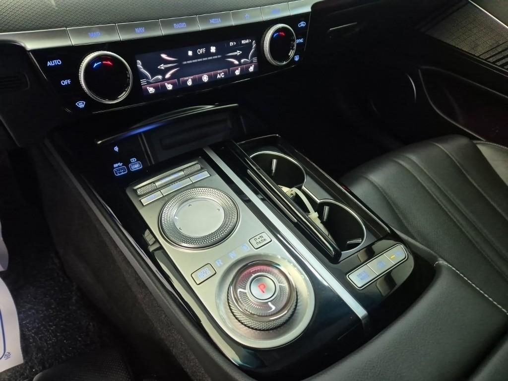 Genesis G80 - Vista 8