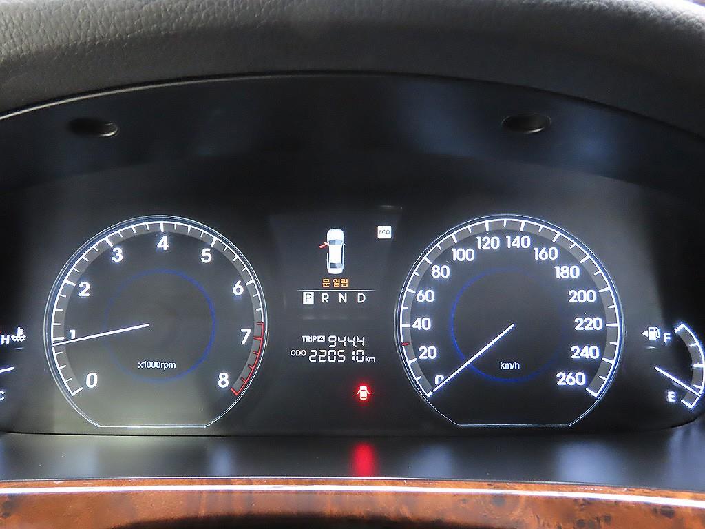 HYUNDAI Equus - Vista 11