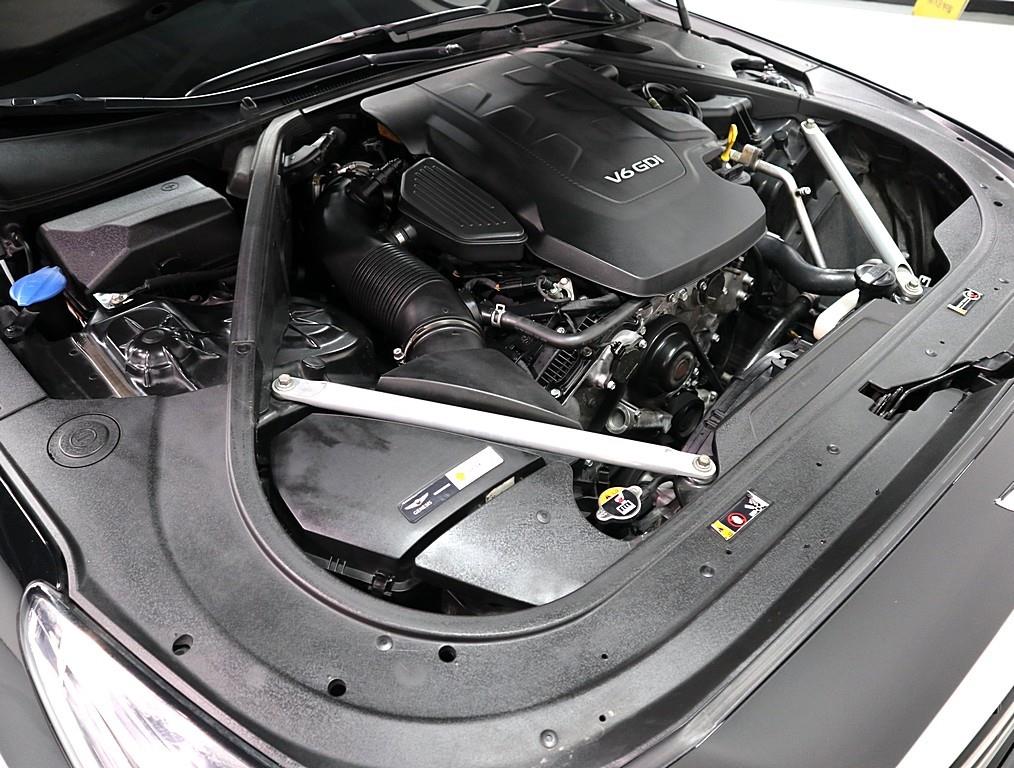 Genesis EQ900 - Vista 6