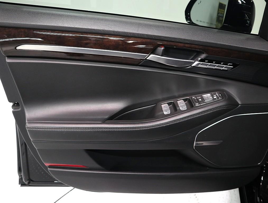 Genesis EQ900 - Vista 8