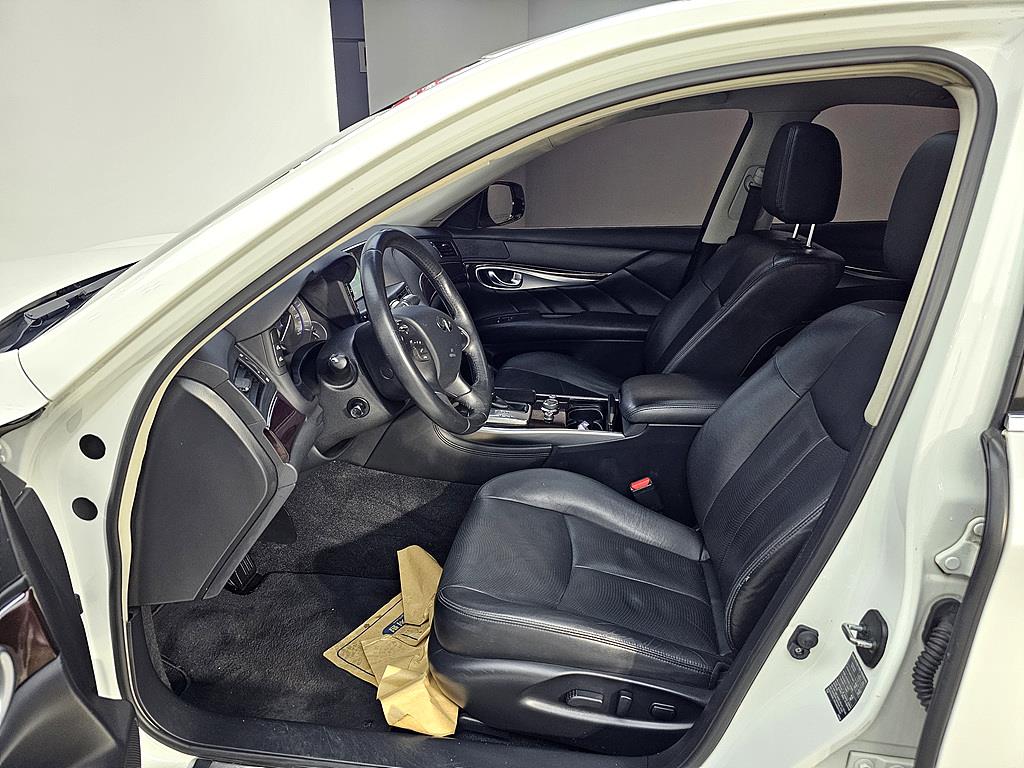 Infiniti Q - Vista 8