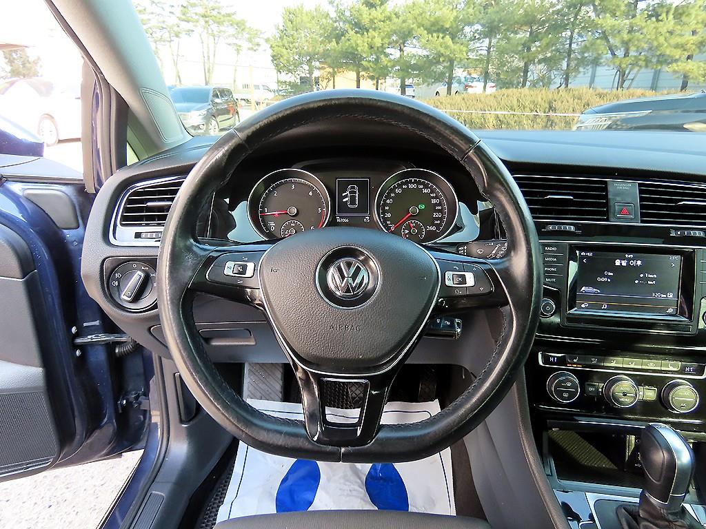 Volkswagen Golf - Vista 8