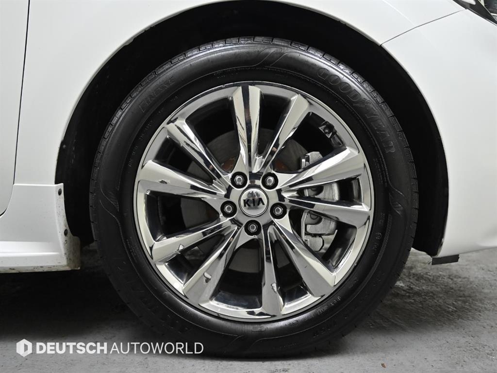 KIA Carnival - Vista 5