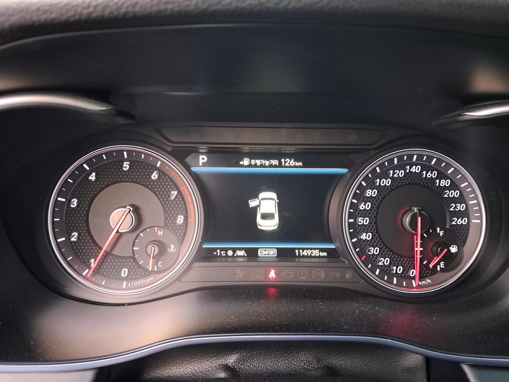 Genesis G70 - Vista 6