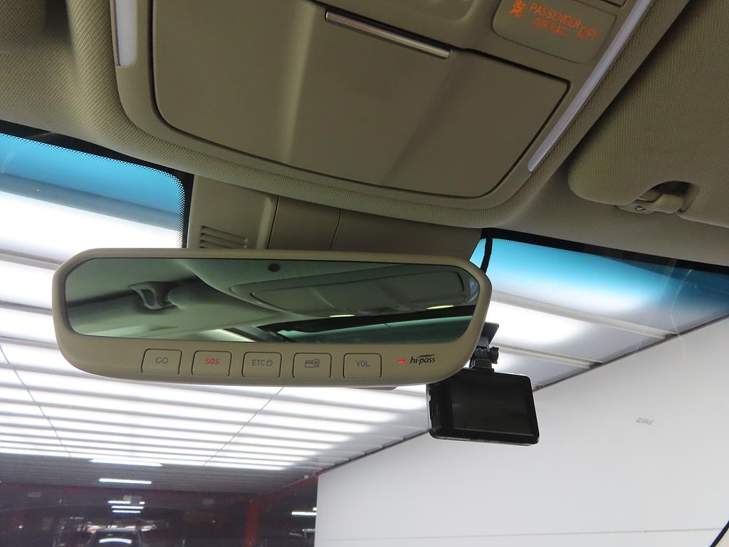 Genesis G70 - Vista 12