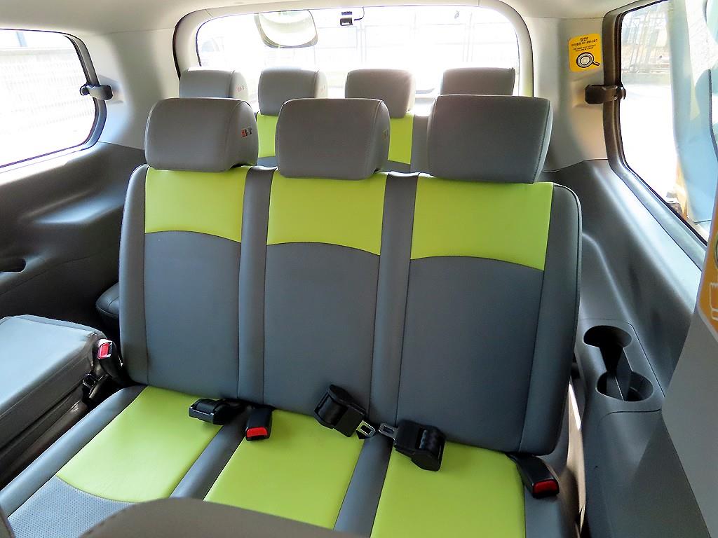 HYUNDAI Starex - Vista 7