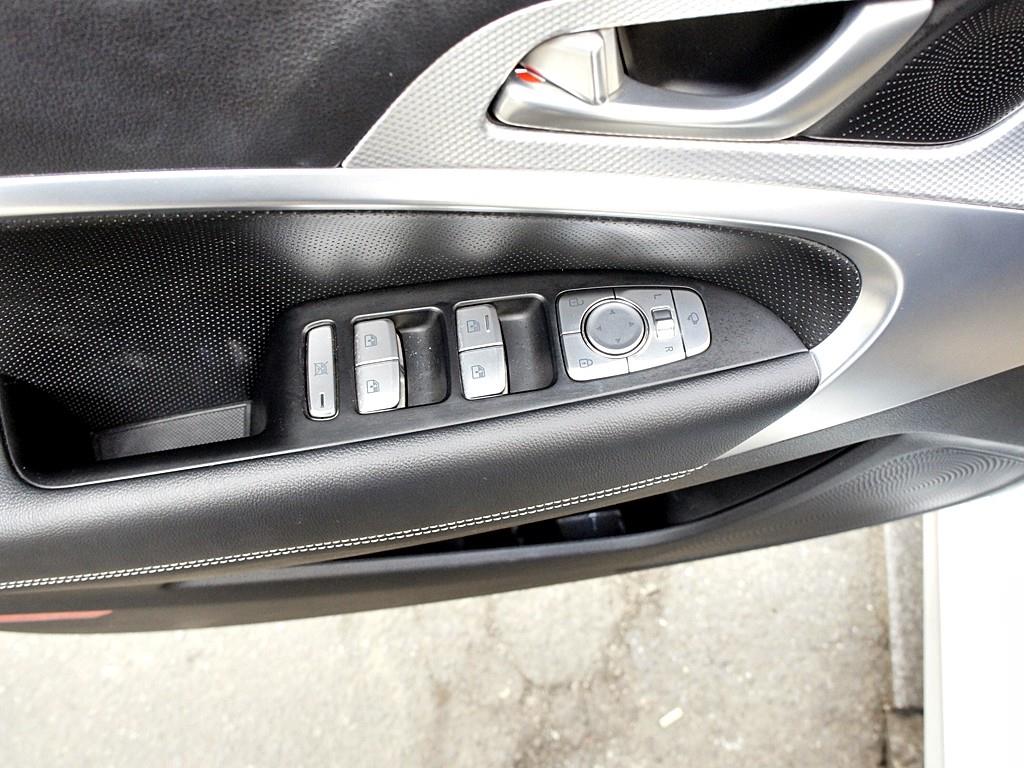 Genesis G70 2022 Blanco - Importación desde Corea - HF Imports Iquique - Foto 13