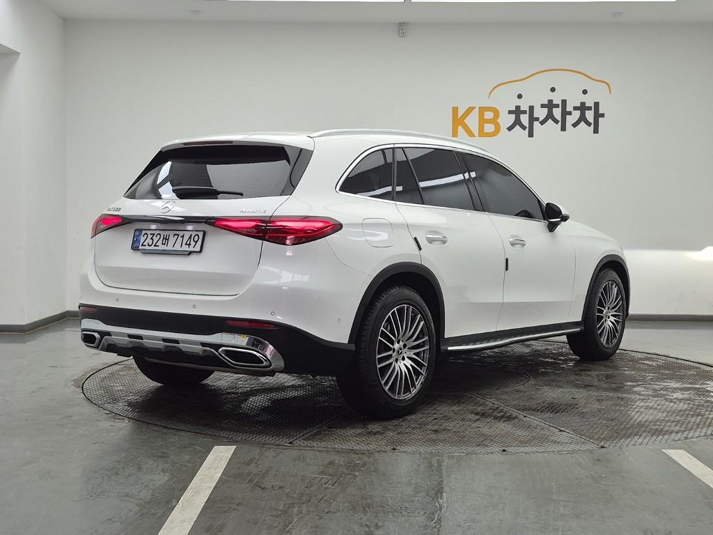 Mercedes Benz GLC Class - Vista 4