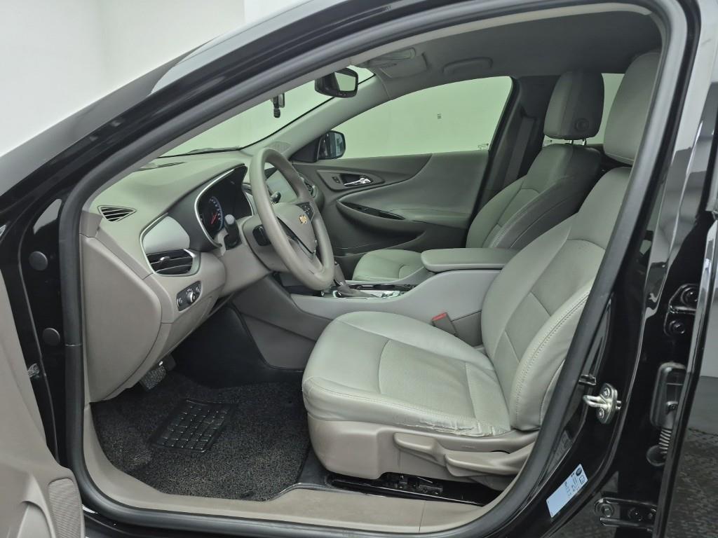 Chevrolet Malibu - Vista 11