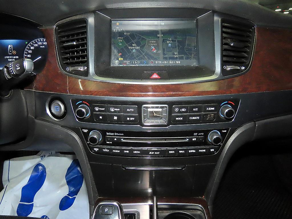 HYUNDAI Equus - Vista 11