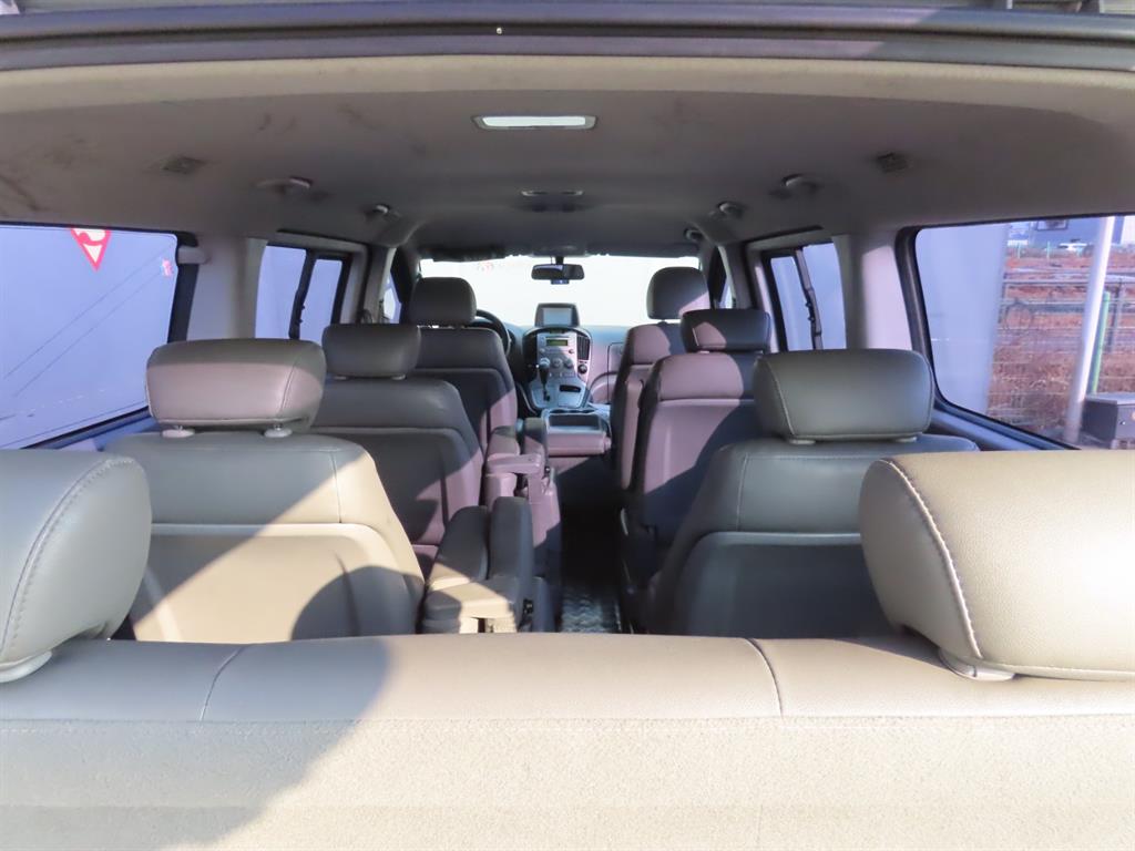 HYUNDAI Starex - Vista 11