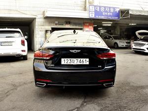 HYUNDAI Genesis - Vista 6