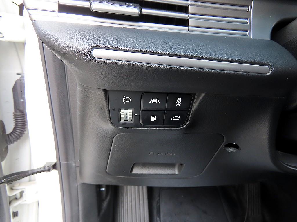 HYUNDAI Grandeur - Vista 12