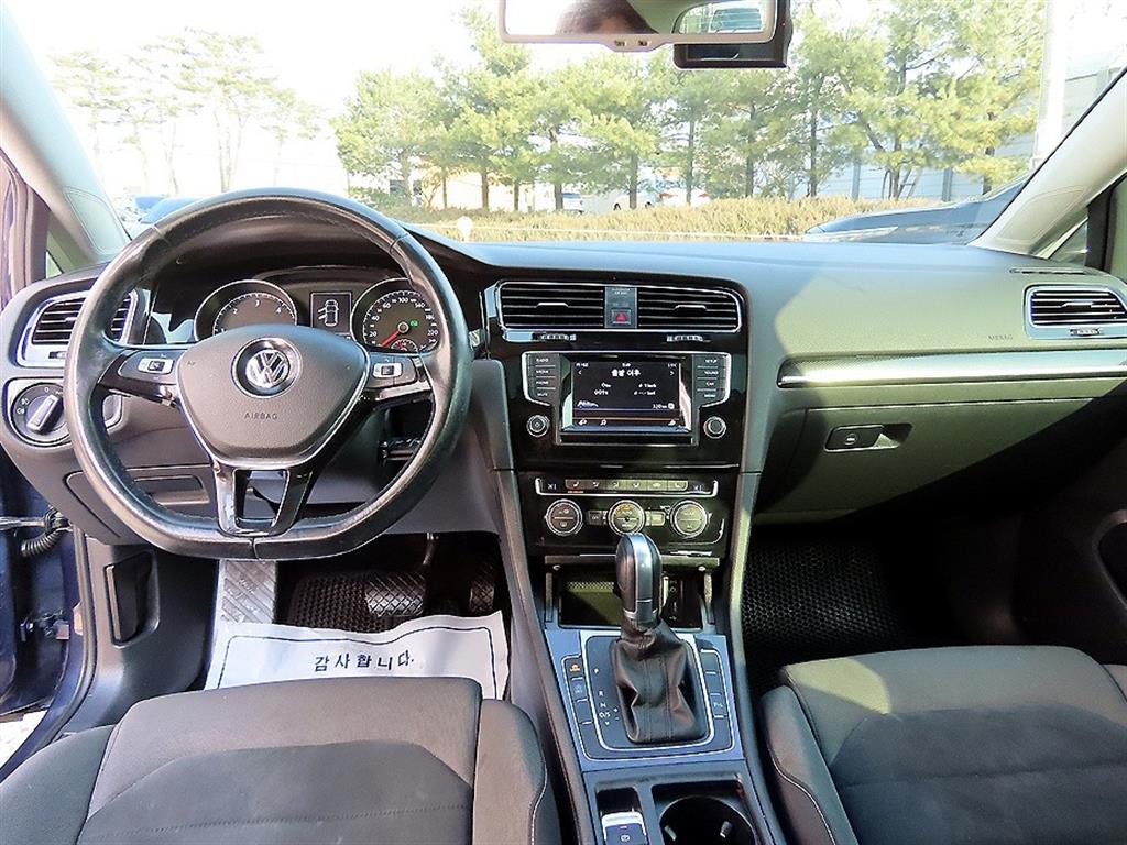 Volkswagen Golf - Vista 7