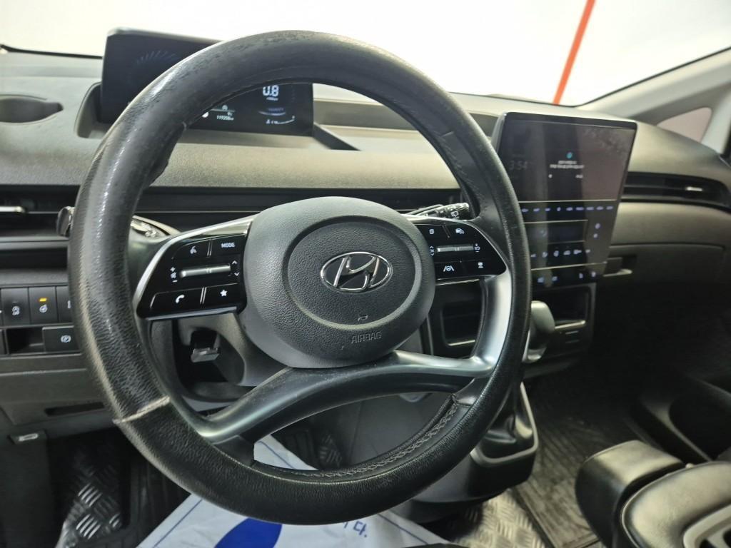 HYUNDAI Staria - Vista 9