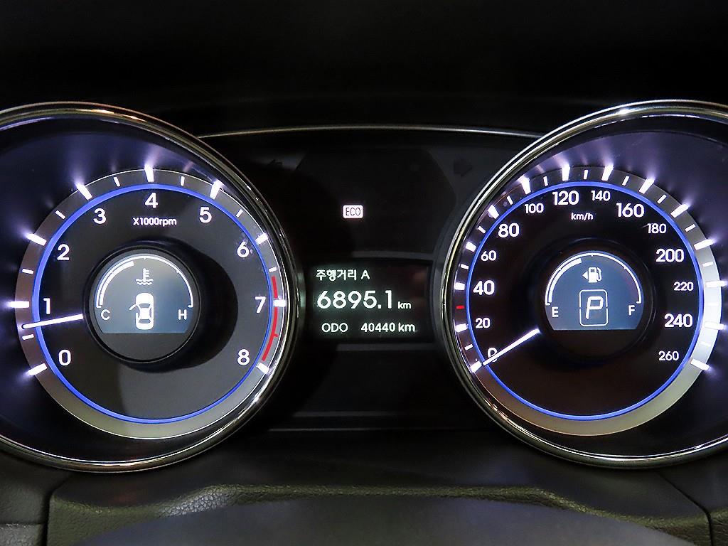 HYUNDAI Sonata - Vista 9