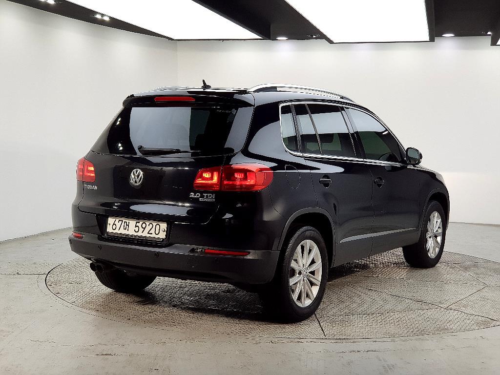 Volkswagen Tiguan - Vista 4