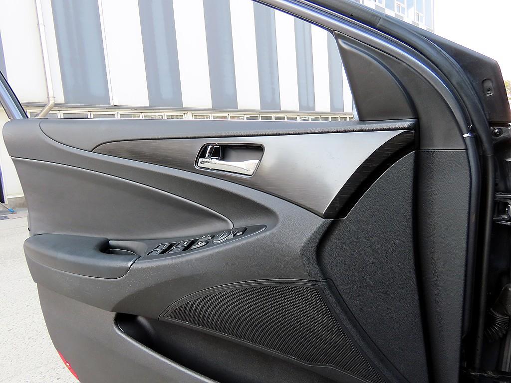 HYUNDAI Sonata - Vista 11