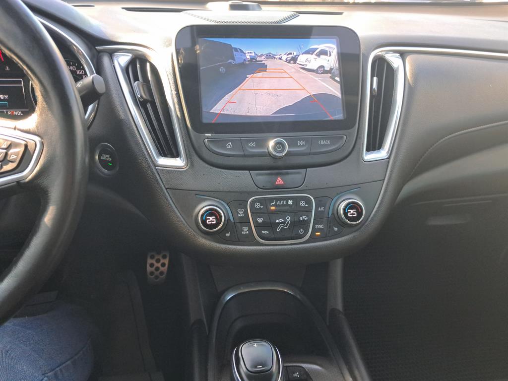 Chevrolet Malibu - Vista 8